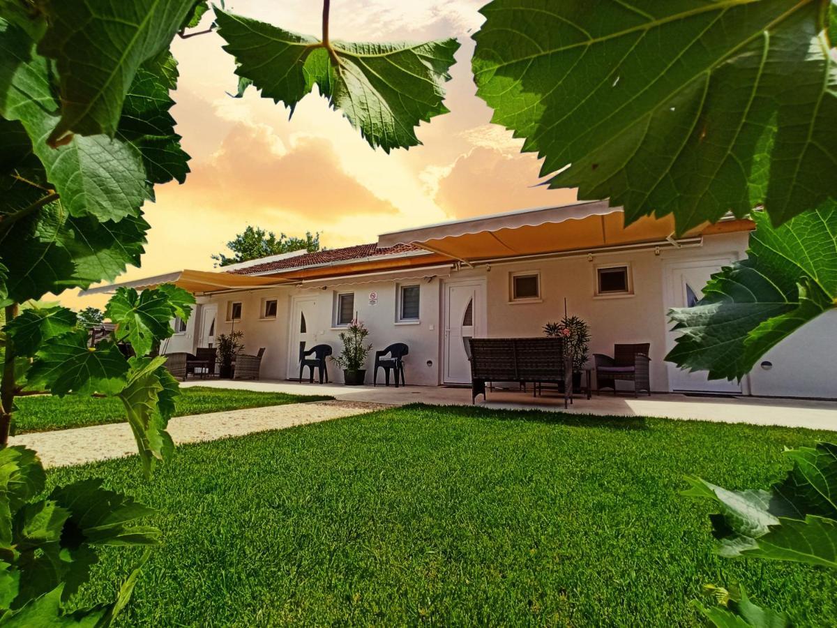 Grafit Apartmanok Hajdúnánás Exterior foto